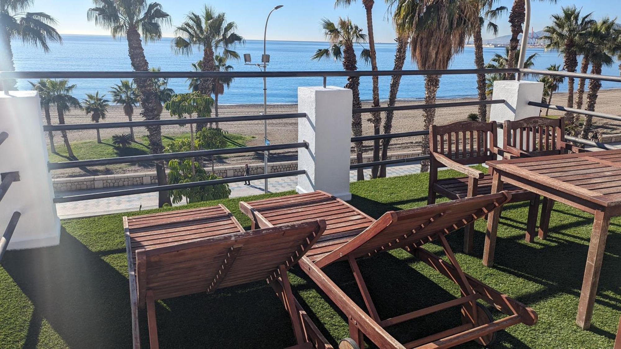 Loft con gran terraza en primera linea de playa Málaga Esterno foto