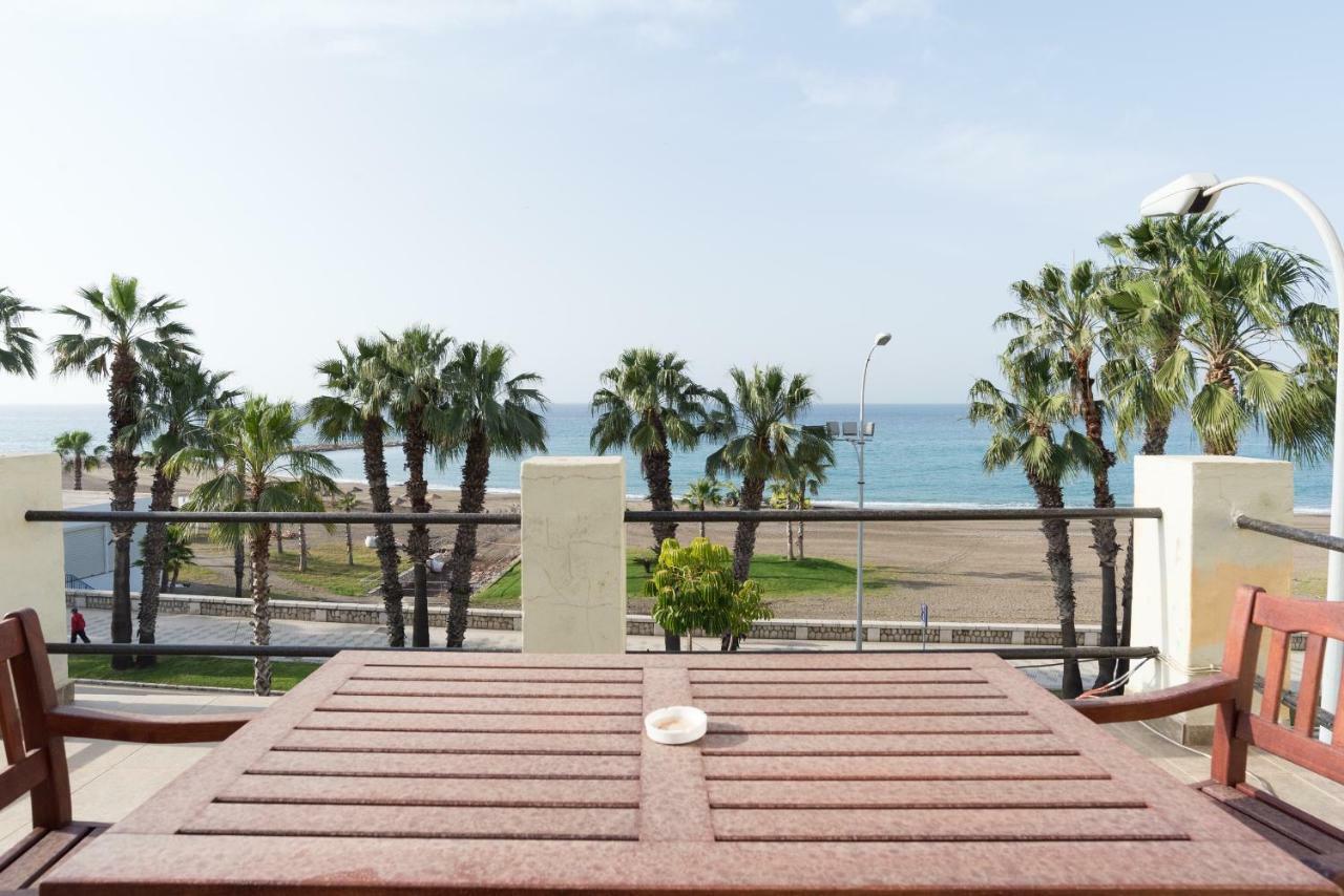 Loft con gran terraza en primera linea de playa Málaga Esterno foto