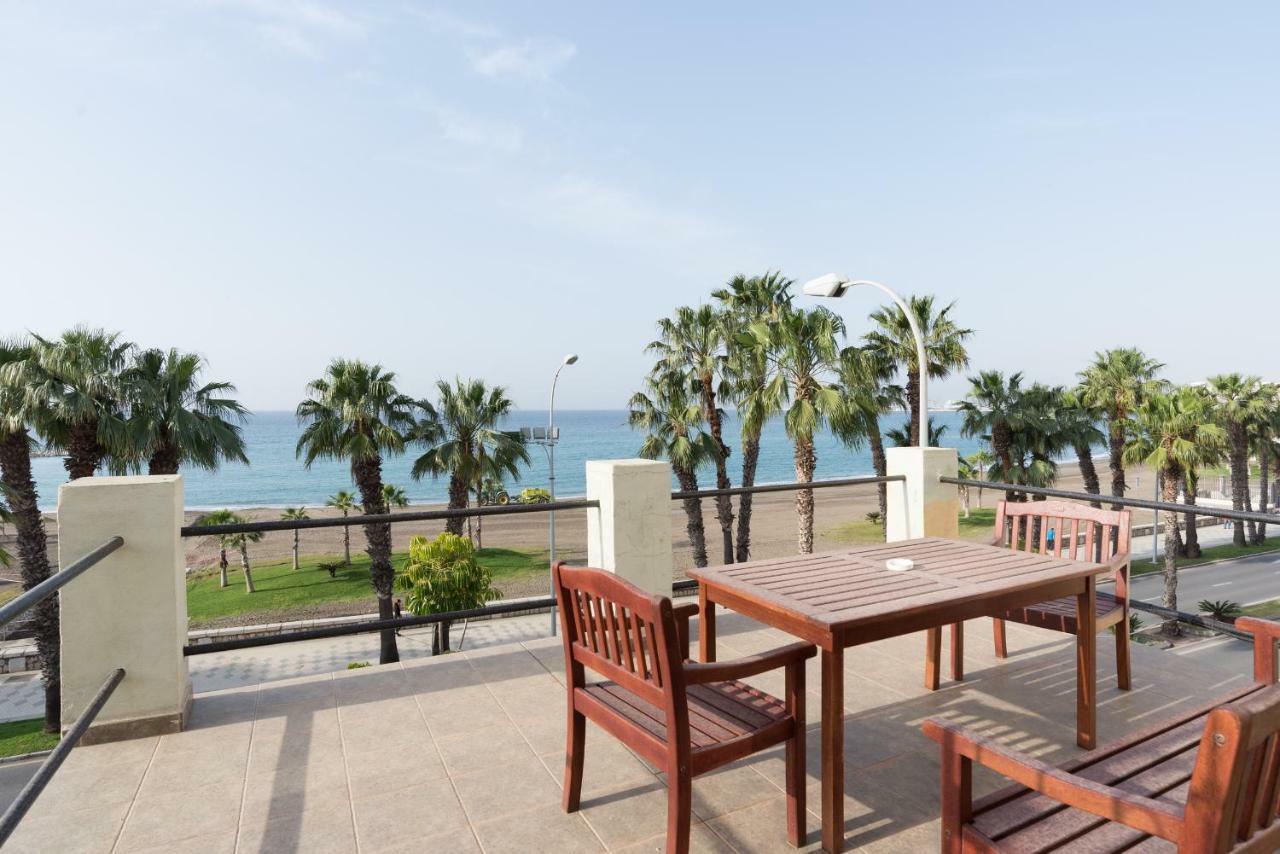 Loft con gran terraza en primera linea de playa Málaga Esterno foto